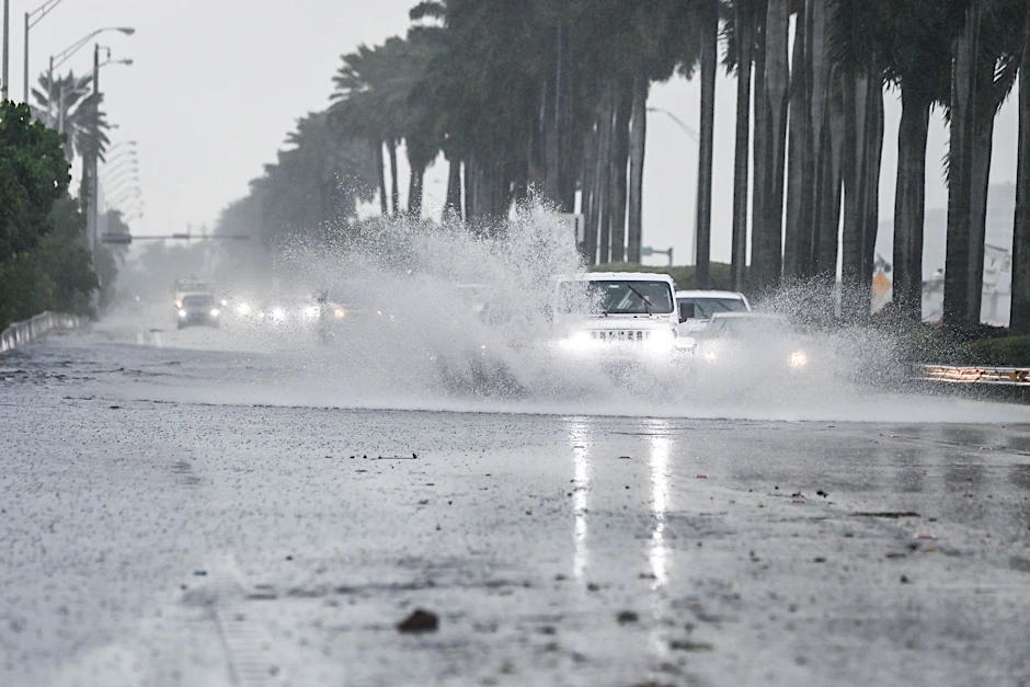 Tropensturm „Eta“ hat Kurs auf Florida genommen. Das vorläufige Resultat: Eine geflutete Straße in Miami.