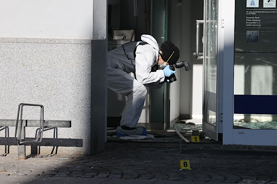 Immer wieder kommt es in Deutschland zu Sprengungen von Geldautomaten, wie hier am 7. November im thüringischen Meuselwitz.