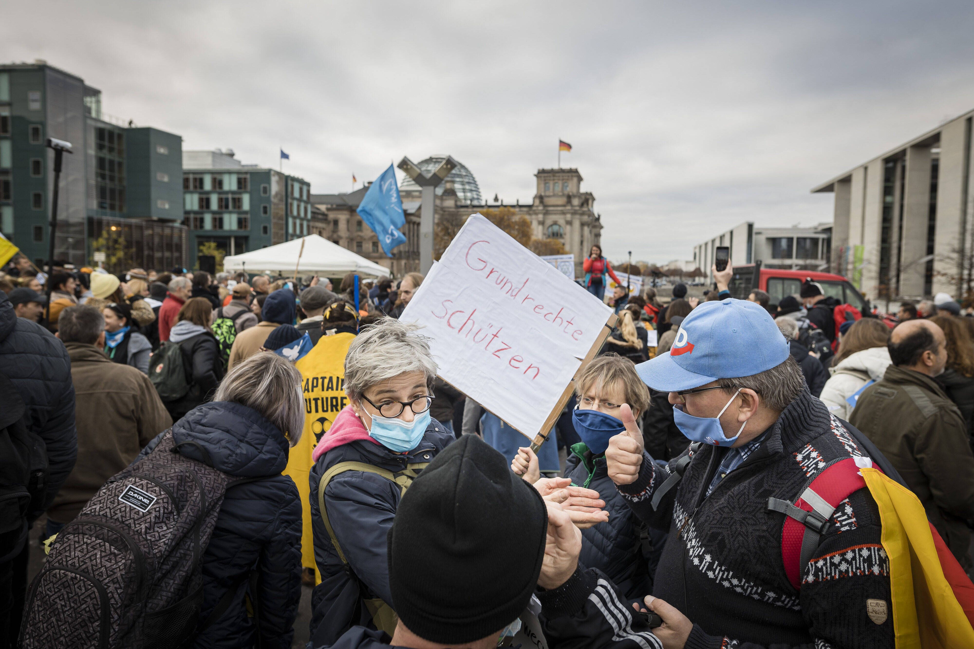 Warum halten sich manche nicht an Corona-Regeln? Eine Antwort lautet: Reaktanz