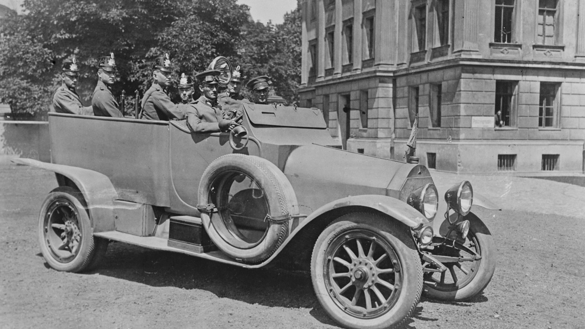 Sondereinsatzkommando der Berliner Polizei zur Verbrechensbekämpfung im Jahr 1922.