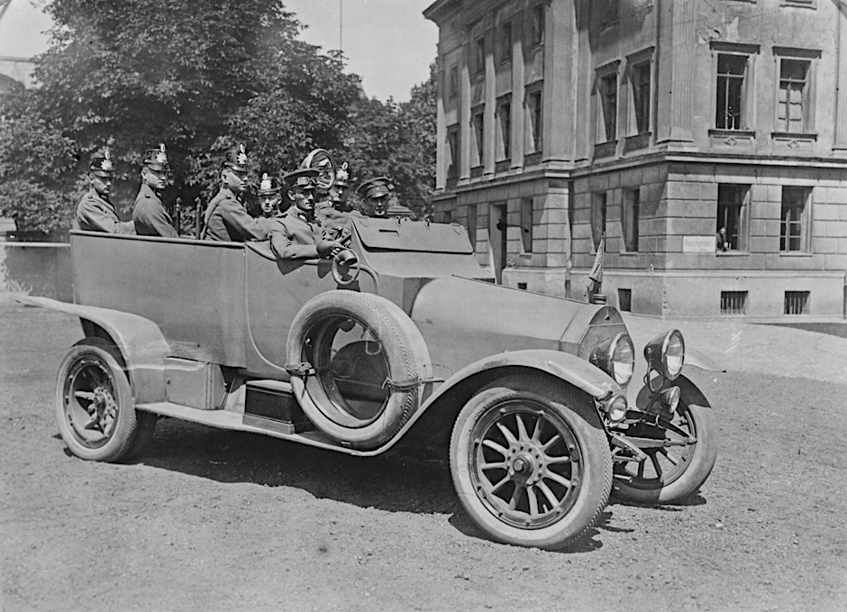 Sondereinsatzkommando der Berliner Polizei zur Verbrechensbekämpfung im Jahr 1922.