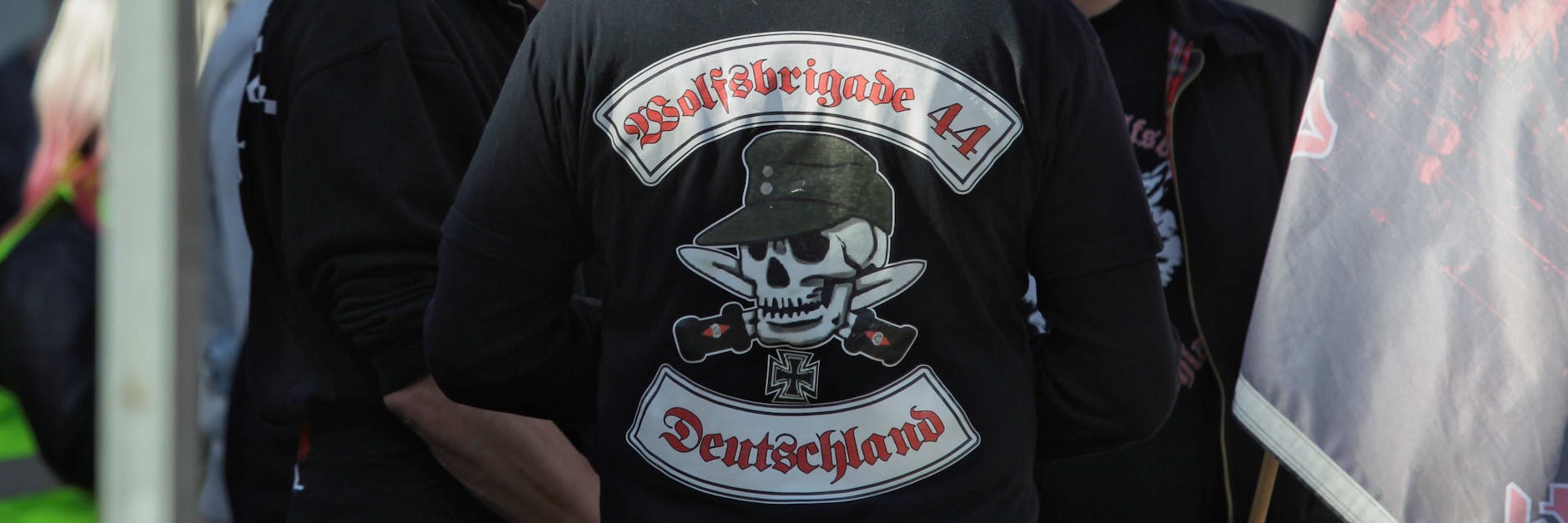 Mit derlei Kutten-Dekorationen traten Mitglieder der Neonazi-Bande öffentlich auf.<br><br><br><br>