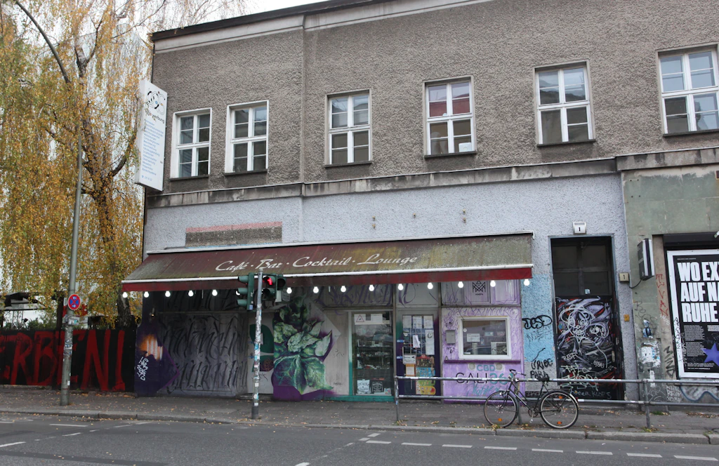 Das ist der Späti mit „Geheimtür“ hinter dem Kühlschrank