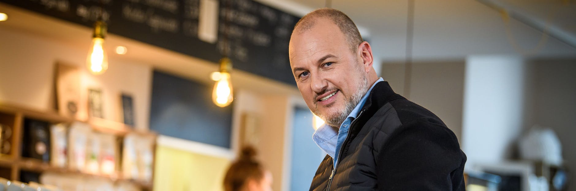 Frank Rosin ist Sternekoch. Für Kabel1 versucht er Restaurants zu helfen. 