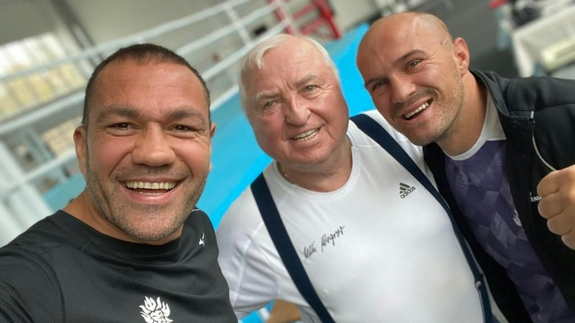 Schwergewichtsboxer Kubrat Pulev (l.) mit seiner Berliner Connection, die ihn bei der WM-Vorbereitung begleitet hat: Trainer Ulli Wegner und Faruk Shabani.