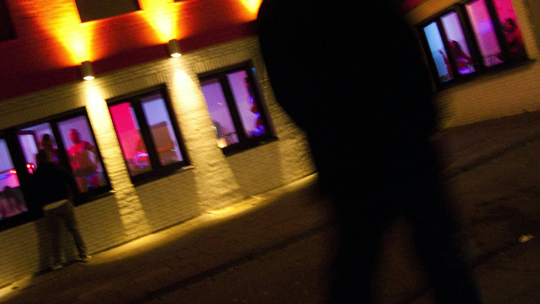 Steven Uhly führt seine Figuren in zwielichtige Ecken.