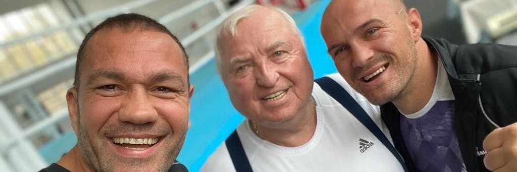 Um Anthony Joshua zu besiegen, hat Boxer Kubrat Pulew (l.) Trainer Ulli Wegner und seinem Kumpel Faruk Shabani (r.) aus Marzahn vertraut.