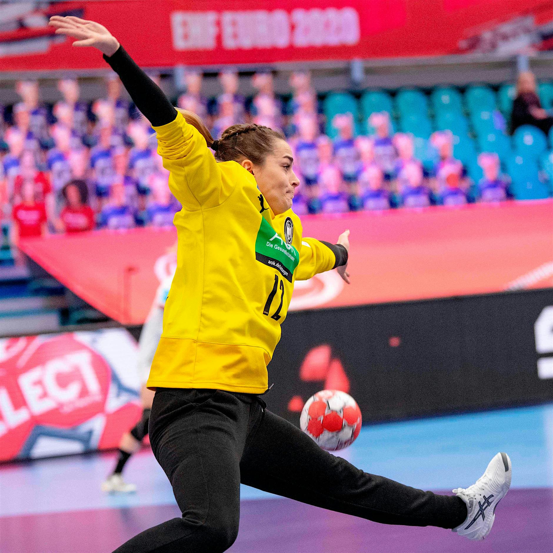 Handball-EM: Deutsche Frauen bleiben im Rennen um Medaillen