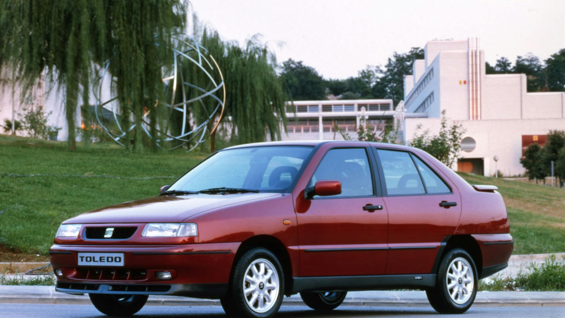 Spanische Tochter: Das erste Seat-Modell unter den Fittichen von VW war der Seat Toledo.