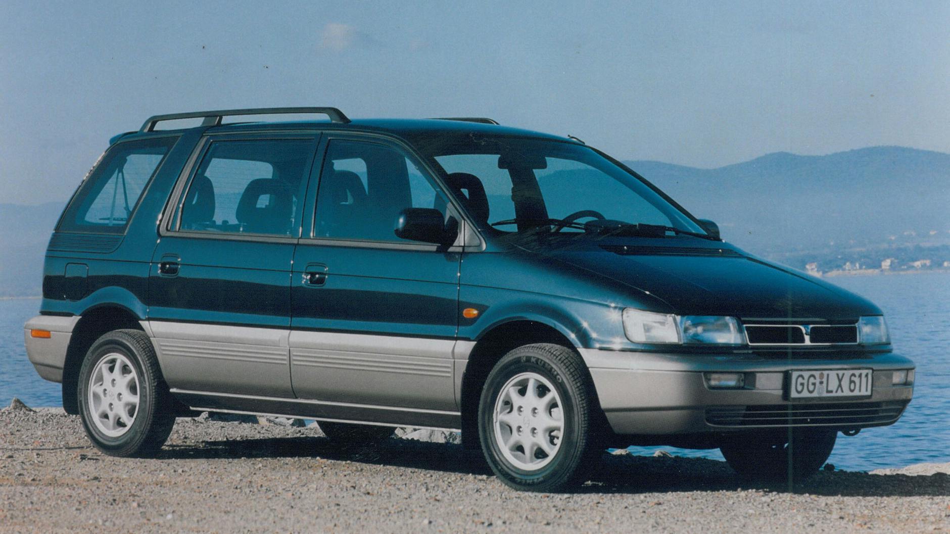  Japanische Raumfahrt: Autos wie der Mitsubishi Space Wagon machten größere Familienvans populär. 