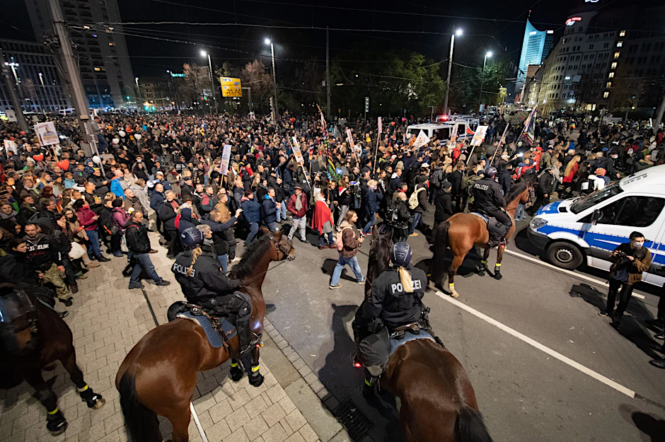 „Querdenken“- Demonstranten am 7. November in der Leipziger Innenstadt.