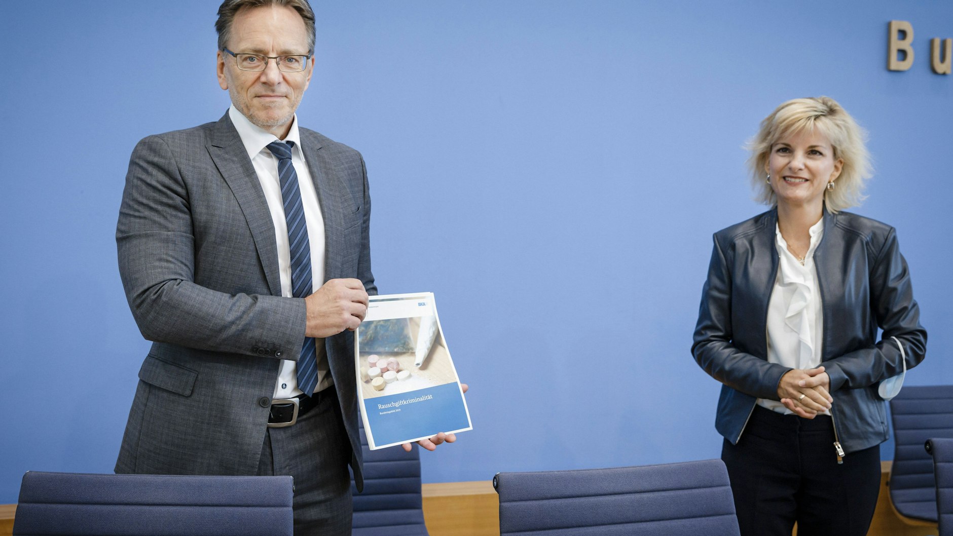 <em>Bundeskriminalamt</em> president Holger Münch with Germany's drug commissioner (czar), Daniela Ludwig, on 8 September.
