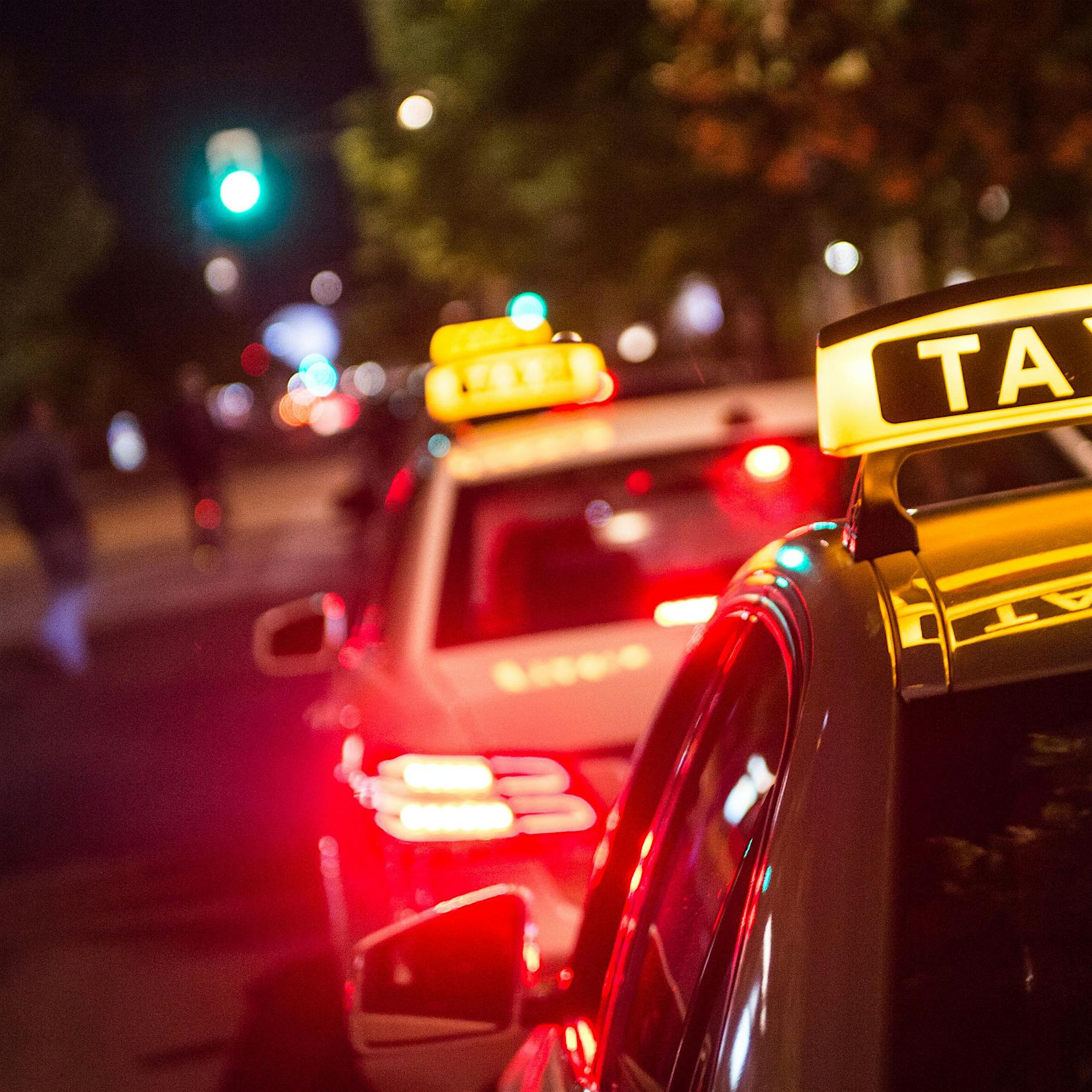 „Es sieht düster aus“ - Berlins Taxibranche kämpft um ihre Existenz