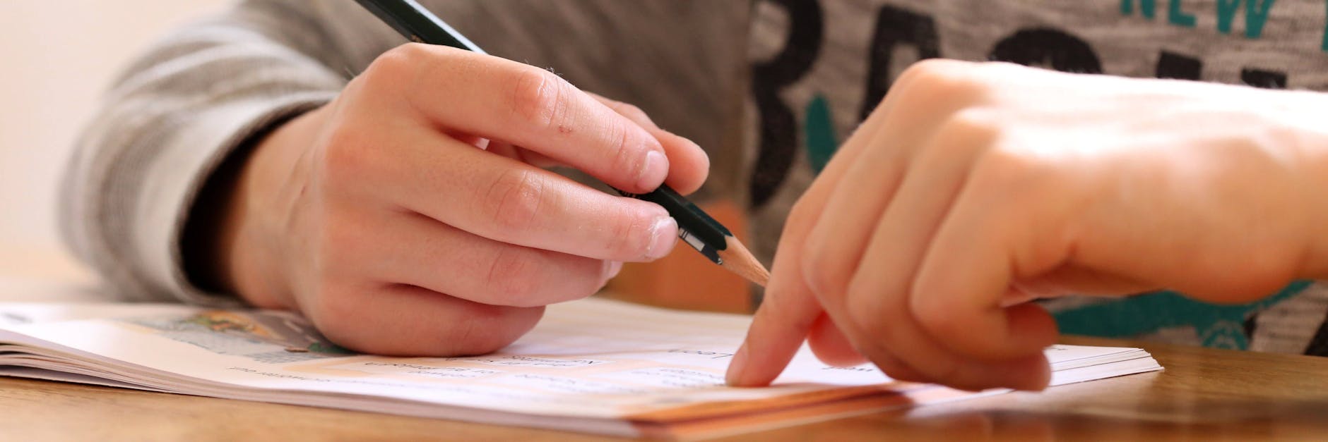 Viele Schulen setzen die Präsenzpflicht aus (Symbolbild).
