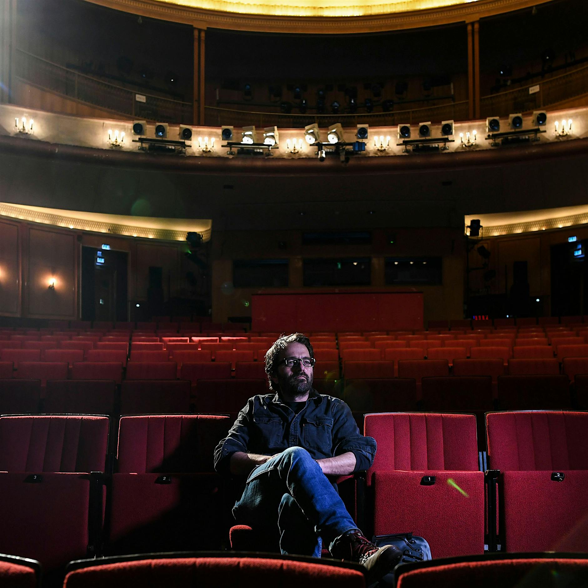 Schlafende Orte: Arbeitslicht in der Volksbühne