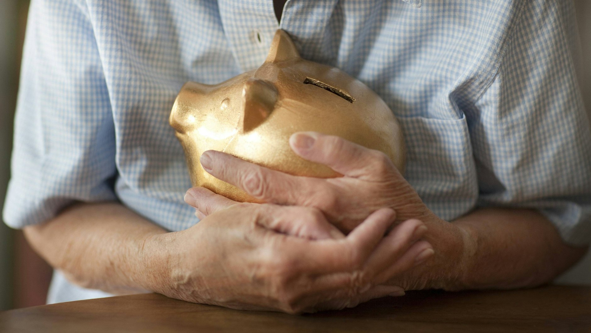 Laut Alterssicherungsbericht der Bundesregierung nimmt die Skepsis der Sparer gegenüber kapitalgedeckten Altersvorsorgesystemen zu.