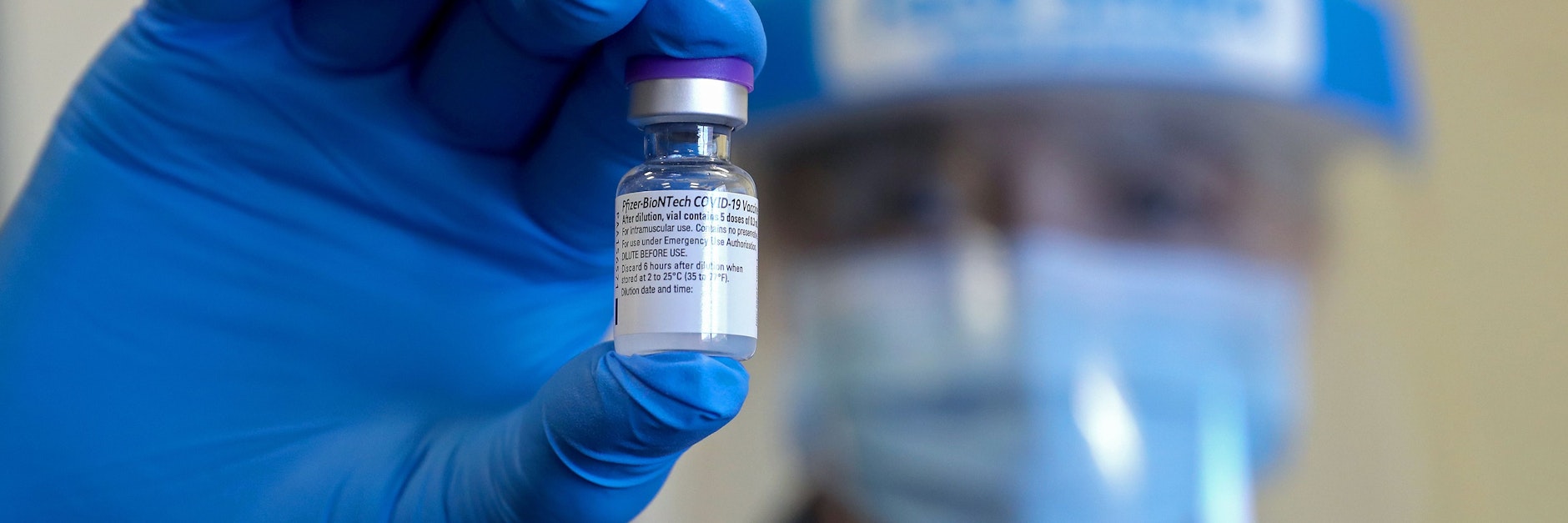 Der Pfizer/Biontech-Impfstoff wird in den USA bereits gespritzt. 