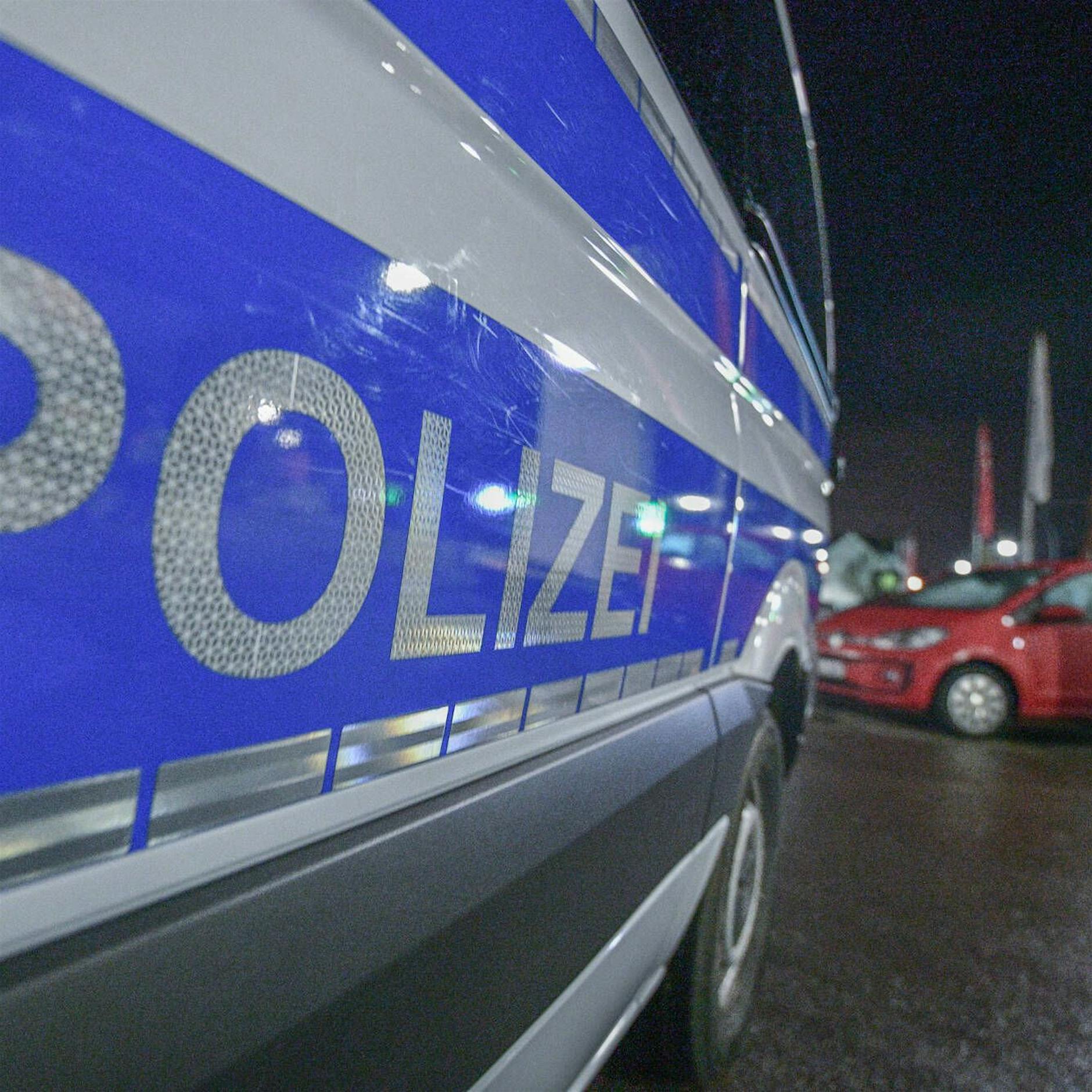 Keine Masken, dafür Alkohol: Polizei sprengt NPD-Veranstaltung