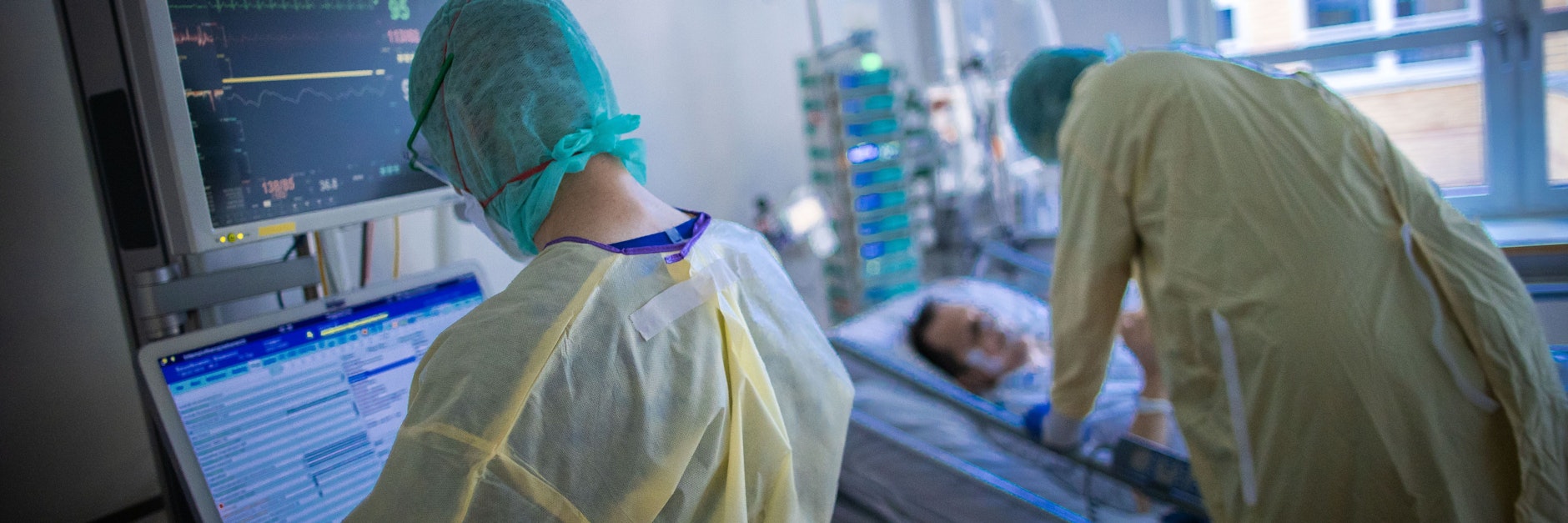 Die Situation auf den Intensivstationen in Deutschland spitzt sich zu. Erstmals sind in Deutschland mehr als 30.000 neue Infektionen mit dem Coronavirus innerhalb eines einzigen Tages registriert worden.