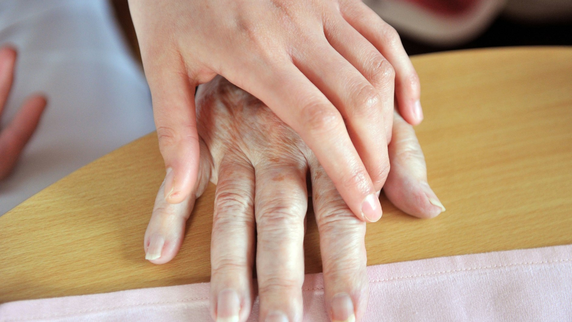 Während des ersten Lockdowns gab es ein Besuchsverbot in Heimen und Wohngruppen, auch die Behindertenwerkstätten wurden geschlossen.