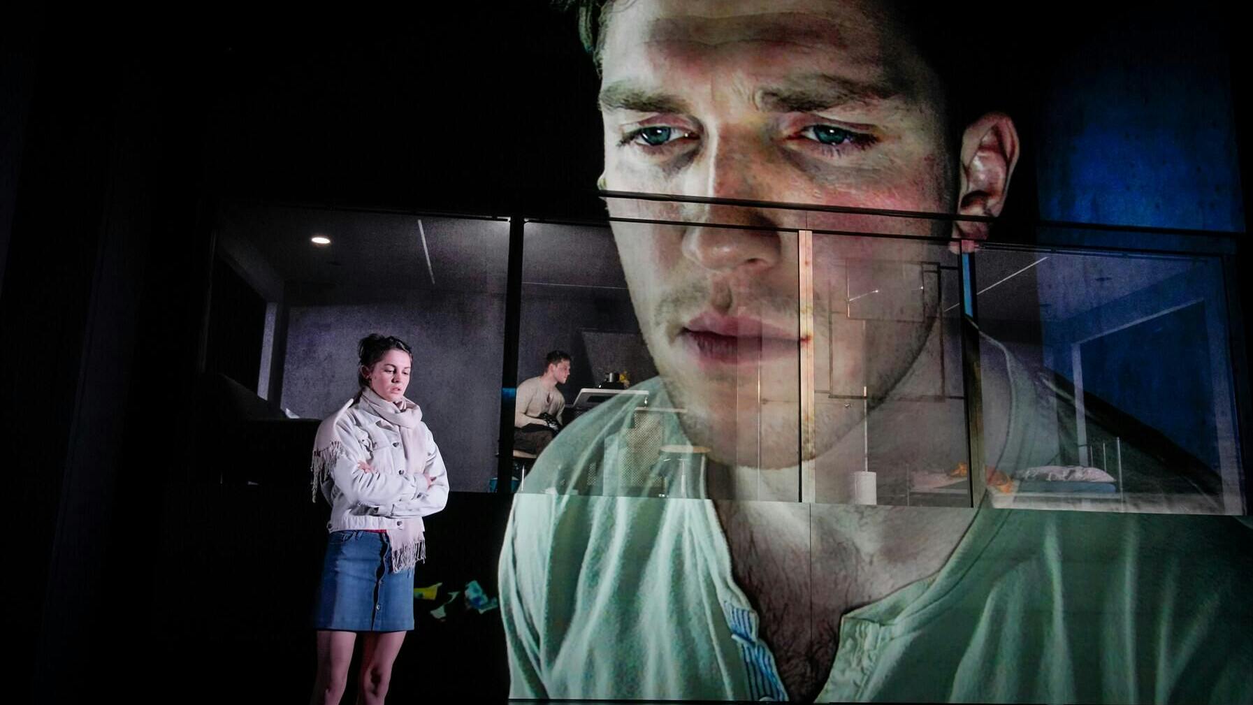 Lorena Handschin und Enno Trebs in einer Szene in „Woyzeck Interrupted“<br><br><br><br><br>