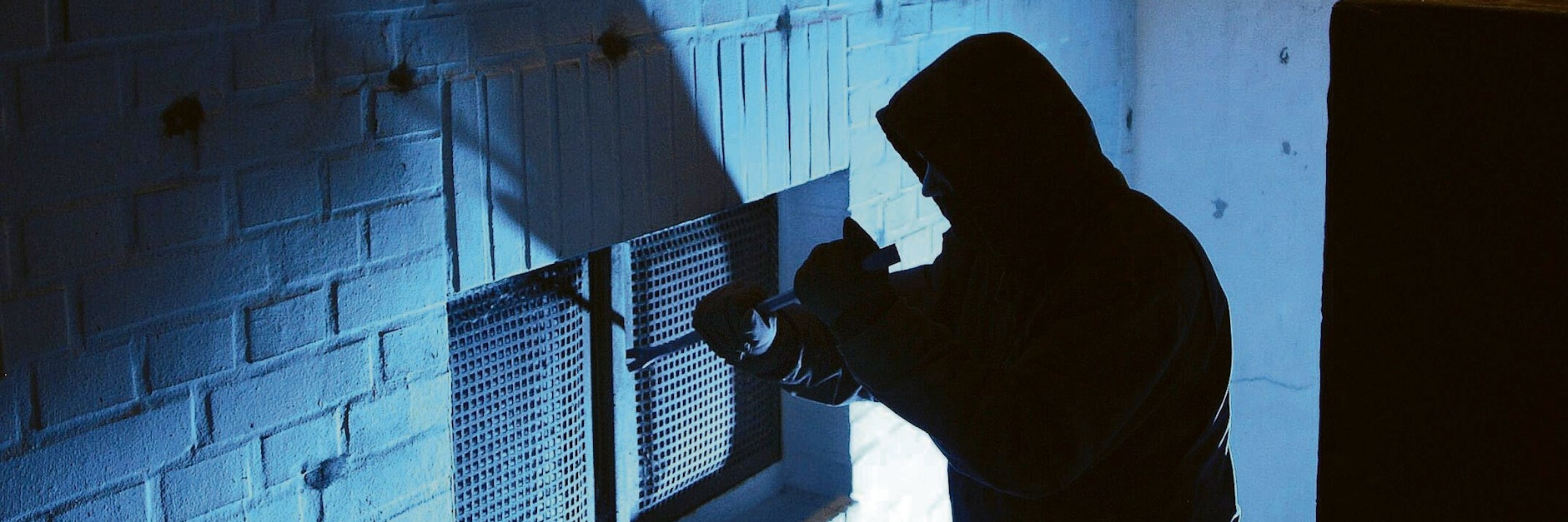 Einbrüche auf Lagerhallen werden befürchtet. (Symbolbild)