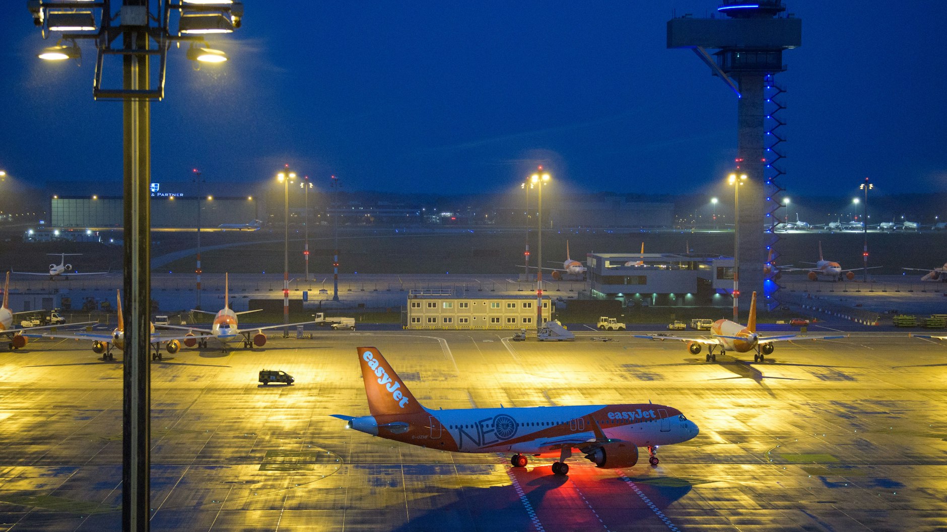 Den Sonntagabend am BER werden einige Passagiere aus Großbritannien nicht so schnell vergessen.