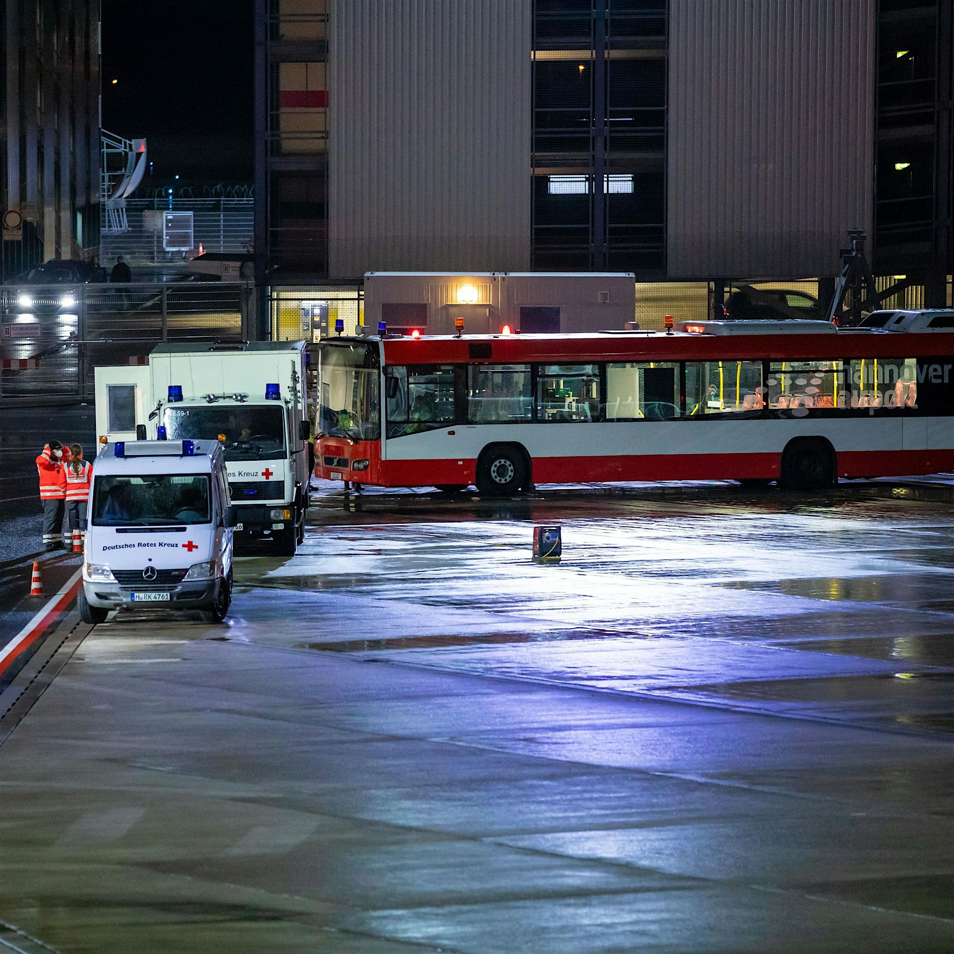 Passagiere aus London an Flughäfen gestoppt