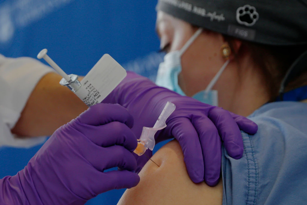 Macht die Corona-Impfung unfruchtbar? Die wichtigsten Fakten zu RNA-Vakzinen