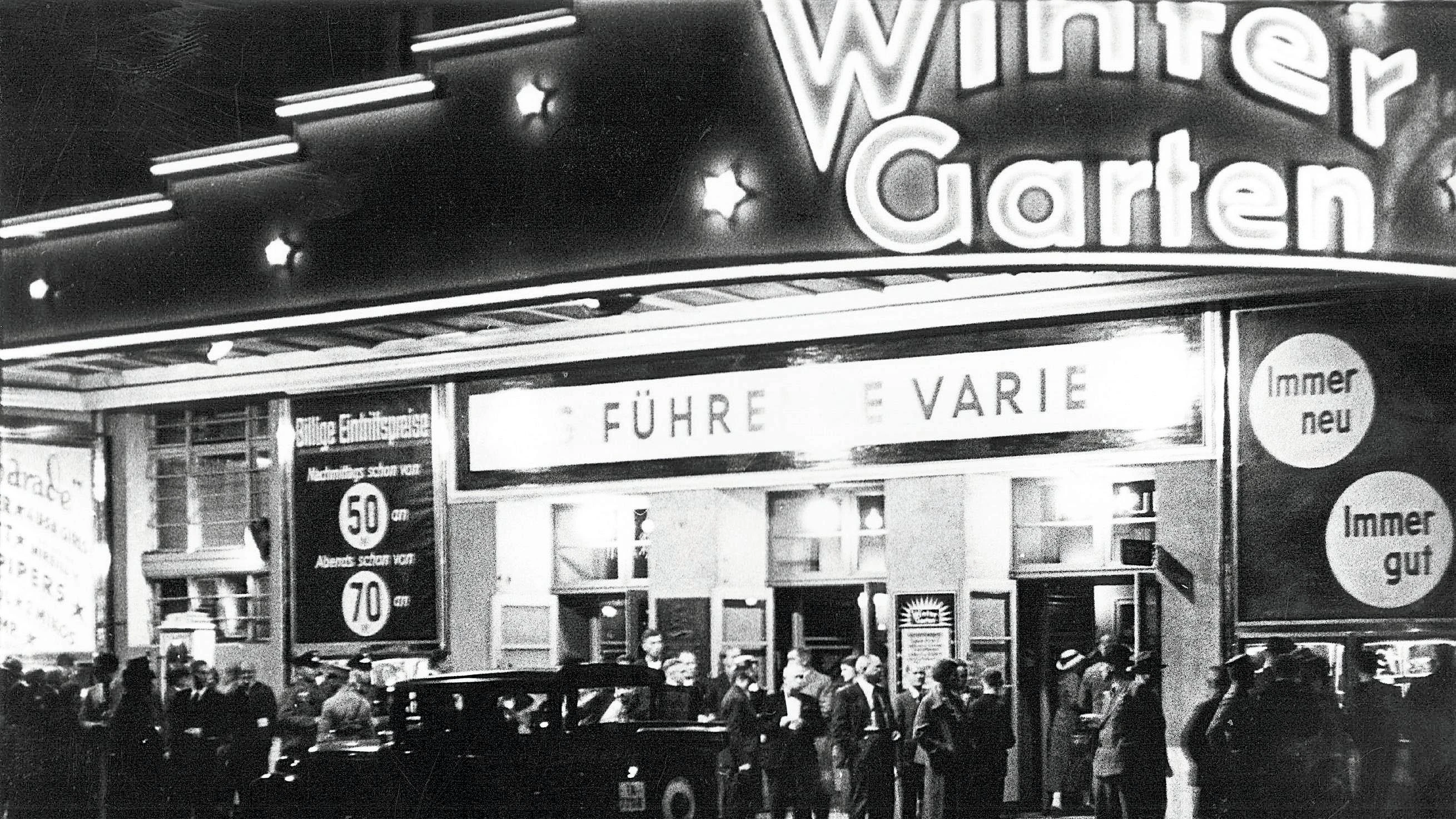 Vaudeville and dance. The Wintergarten in Friedrichstraße was still popular in the early 1940s.