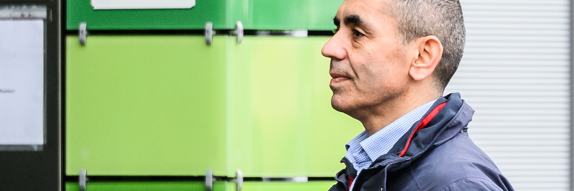 Ugur Sahin, Mitgründer und Vorstandsvorsitzender des Unternehmens Biontech, auf seinem Firmengelände in Mainz.