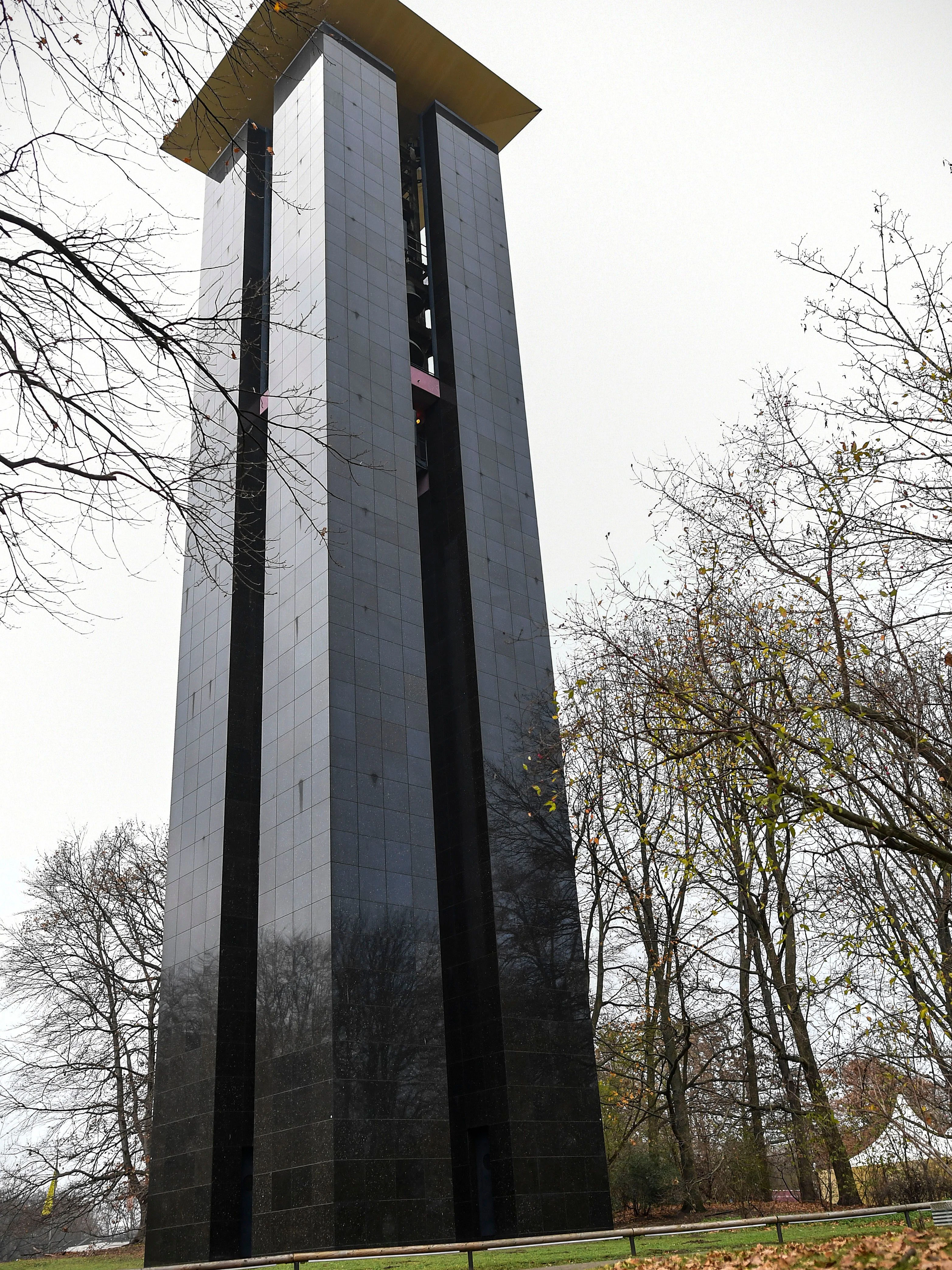 Der Carillonturm   im Berliner Tiergarten