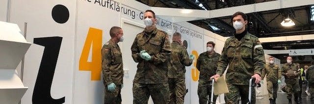 Probelauf im Impfzentrum Arena Berlin in Treptow. Bundeswehrsoldaten agieren in dem Test als Impflinge.<br>
