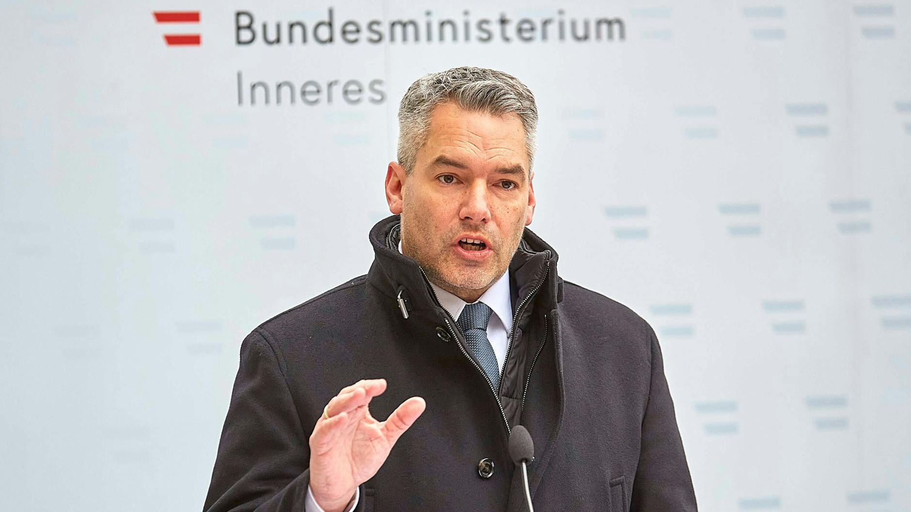 An Österreichs Innenminister Karl Nehammer gab es Kritik.