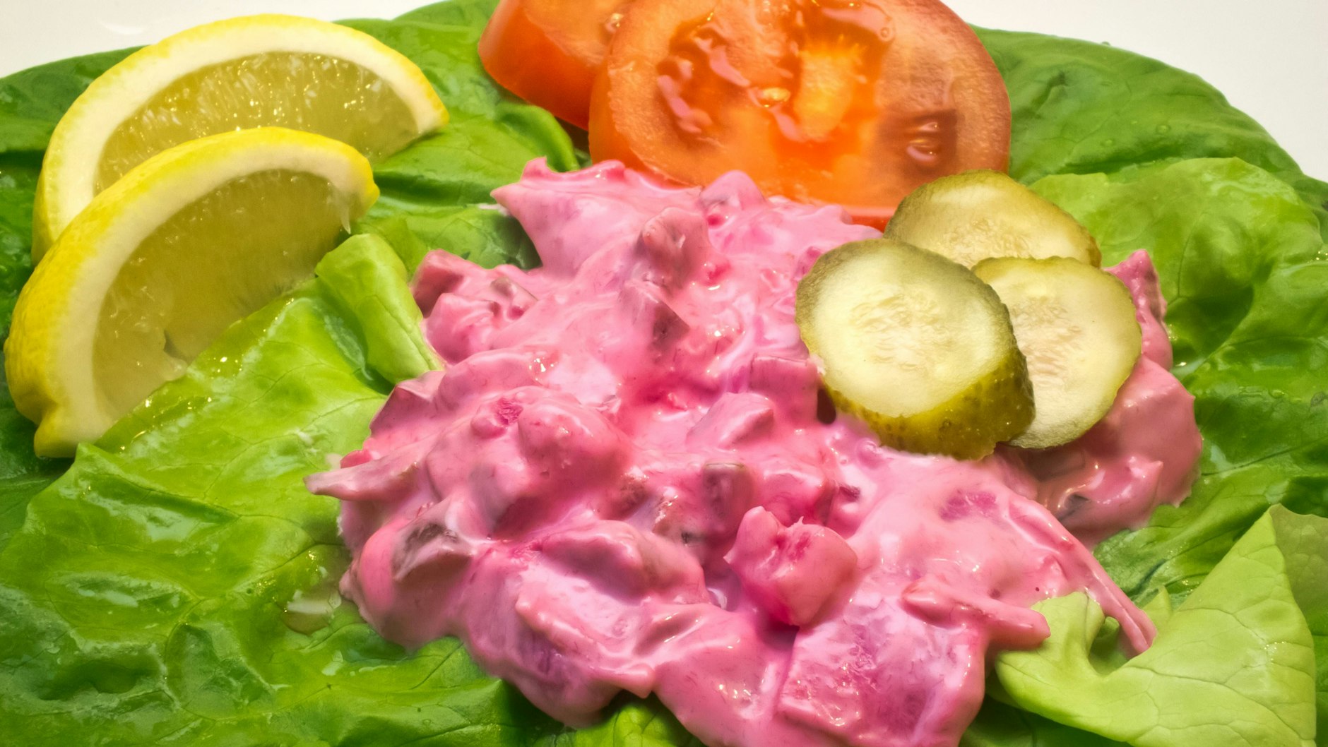 Bei Bayerns Ministerpräsident Markus Söder (CSU) kommt an Heiligabend roter Heringssalat auf den Tisch.