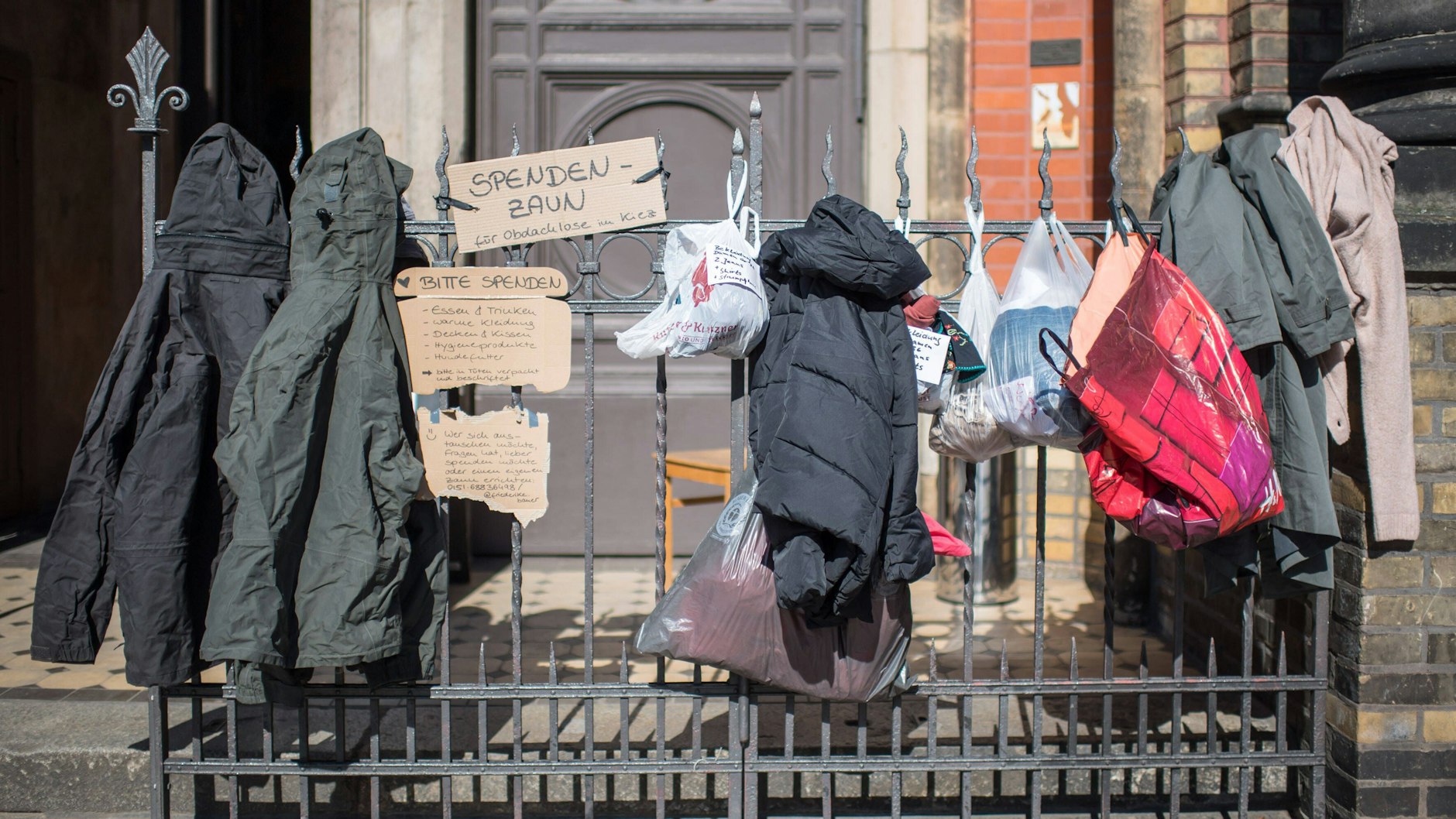 Ein Spendenzaun in Mitte (Archivbild)