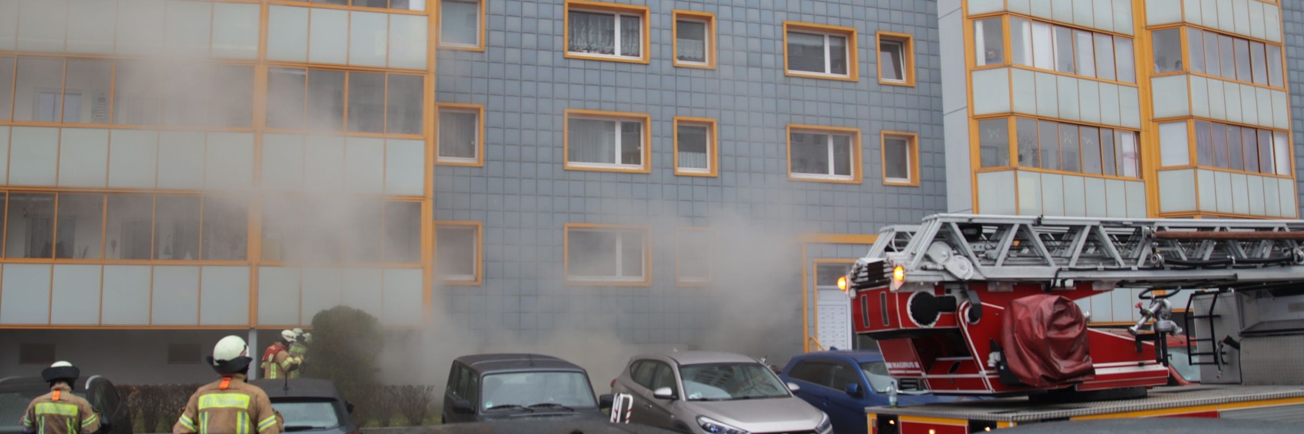 Kellerbrand in Hohenschönhausen 168 Anwohner betroffen, 43 Bewohner in