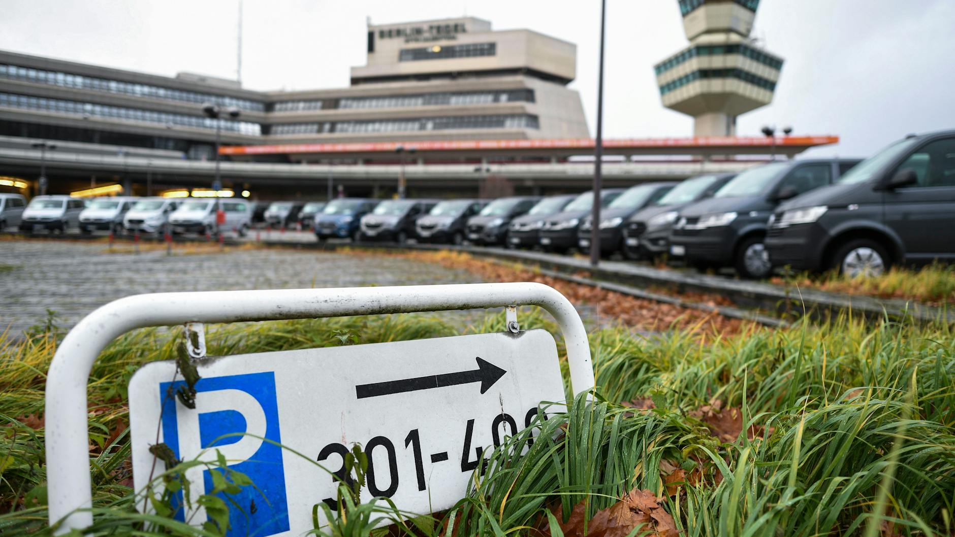 The mobile vaccination fleet, supported by the army. 