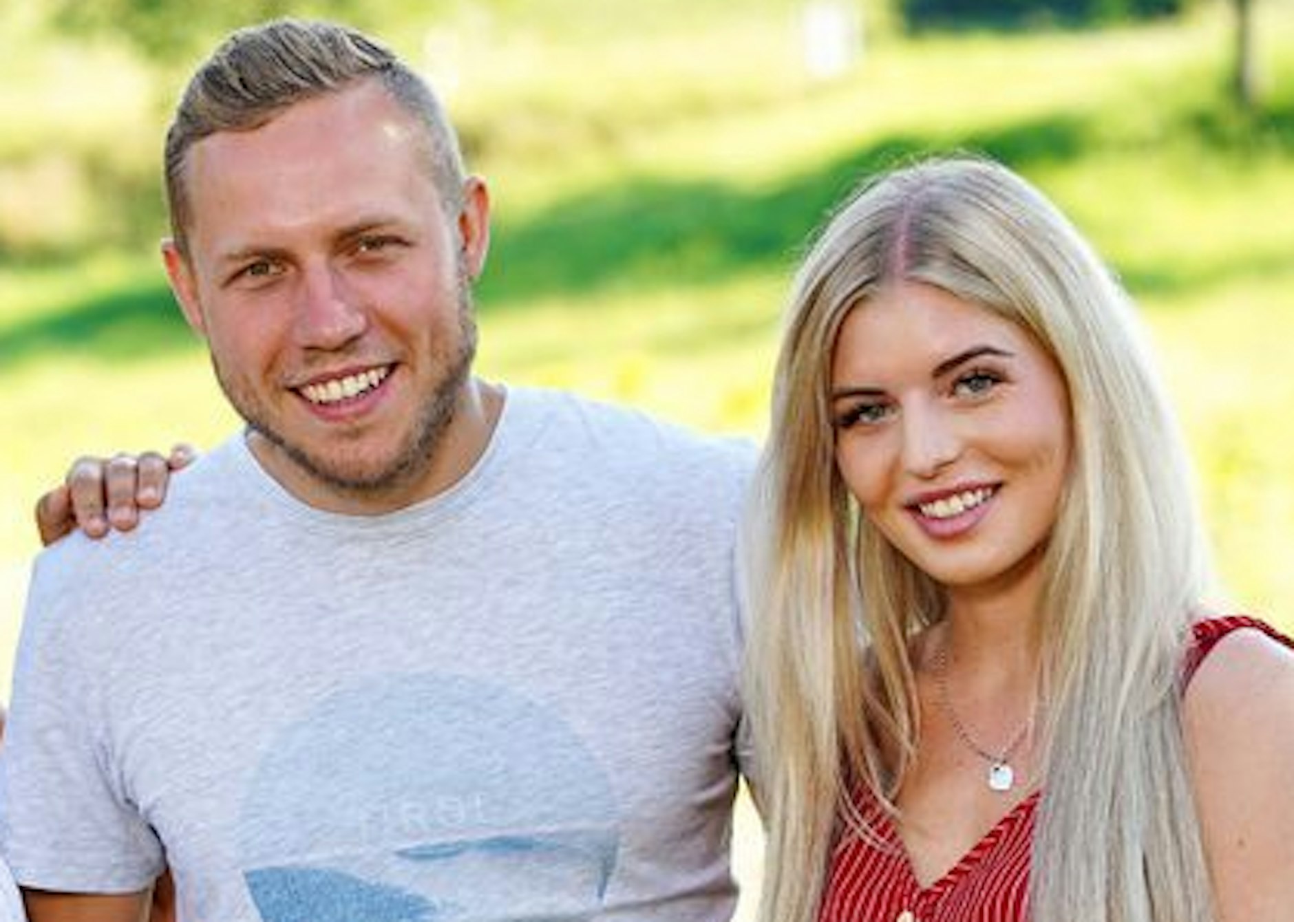 Antonia und Patrick sind ein Paar. Aber wie lange schon? 