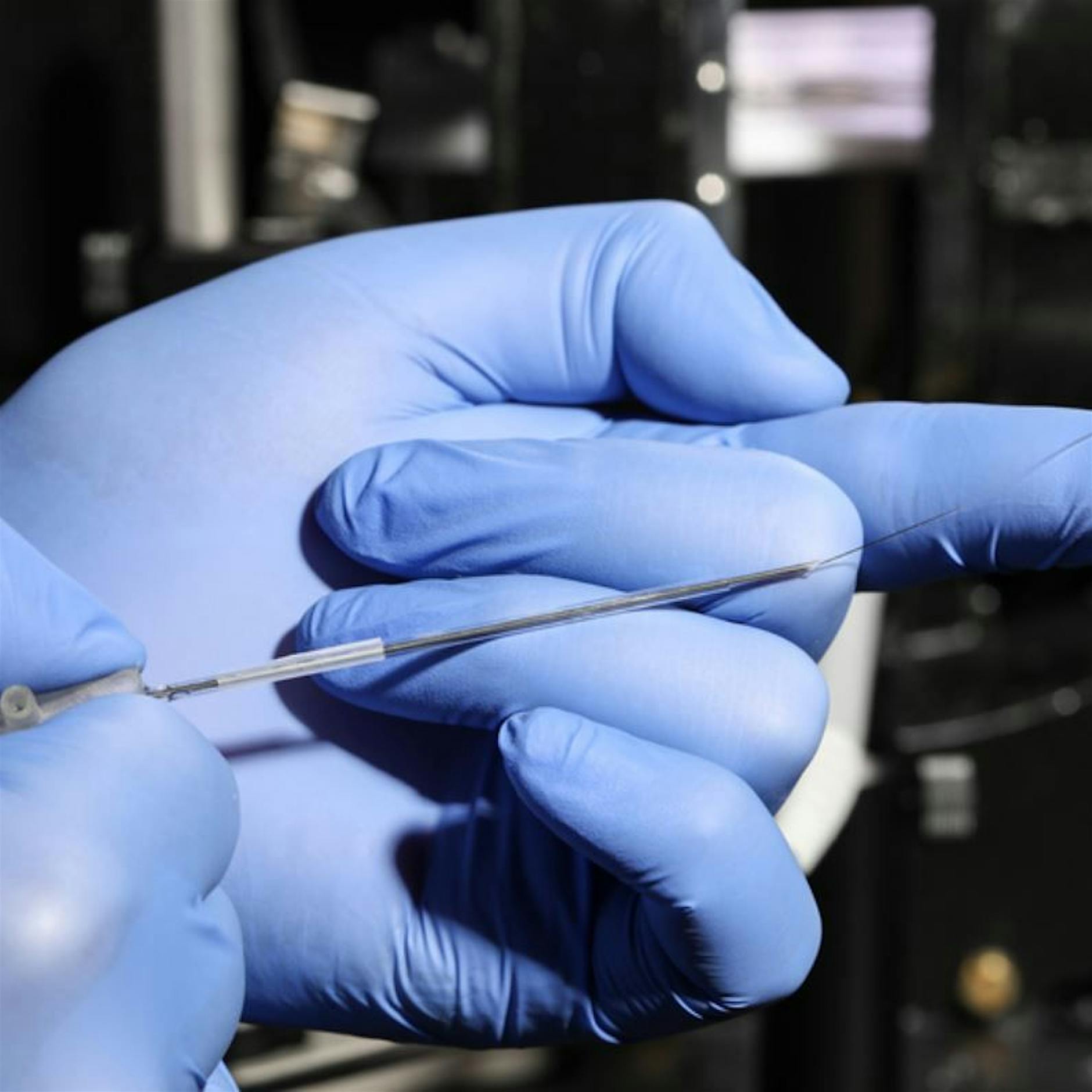 Mit dem Strom: Winziger Katheter erreicht selbst kleine Blutgefäße