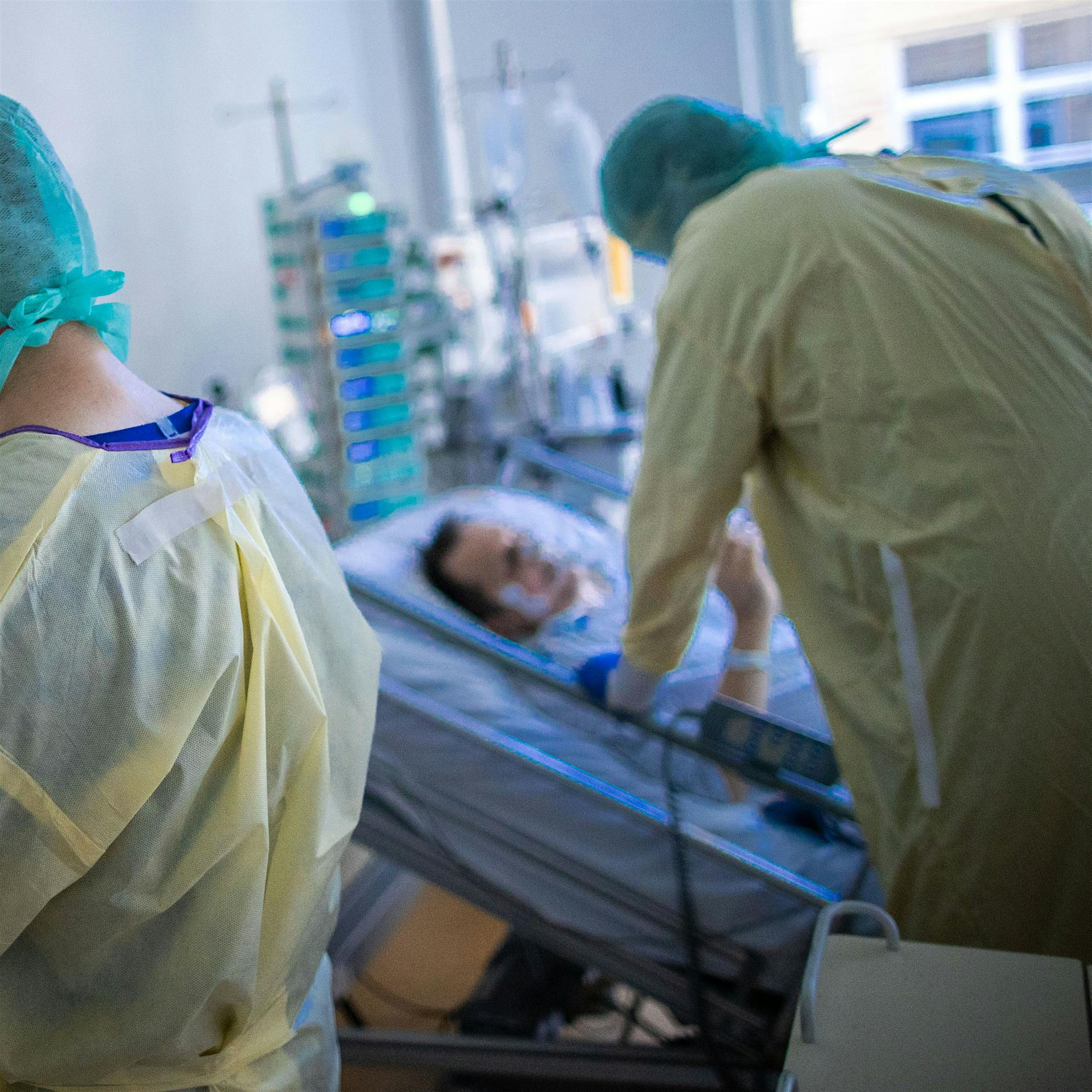 Corona: RKI meldet am Dienstag 852 weitere Todesfälle