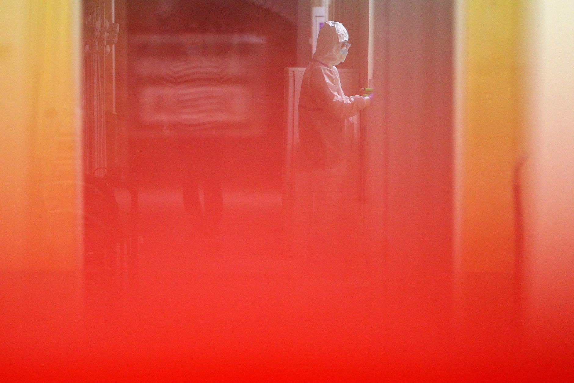 Angehörige dürfen Covid-19-Patienten nicht besuchen, sie dürfen nur anrufen. Teilweise wochenlang.