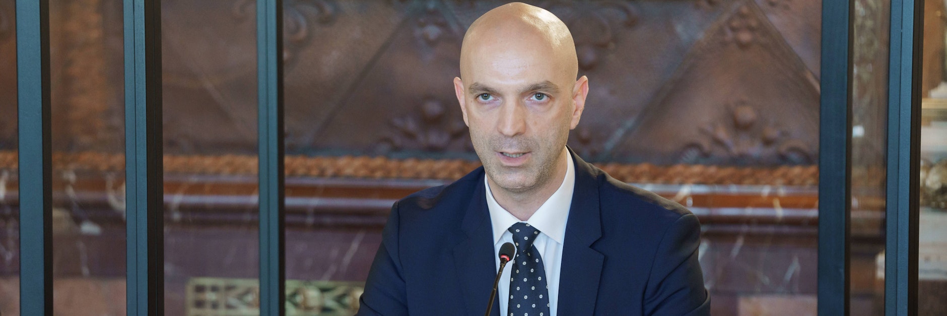 Der Virologe Jonas Schmidt-Chanasit