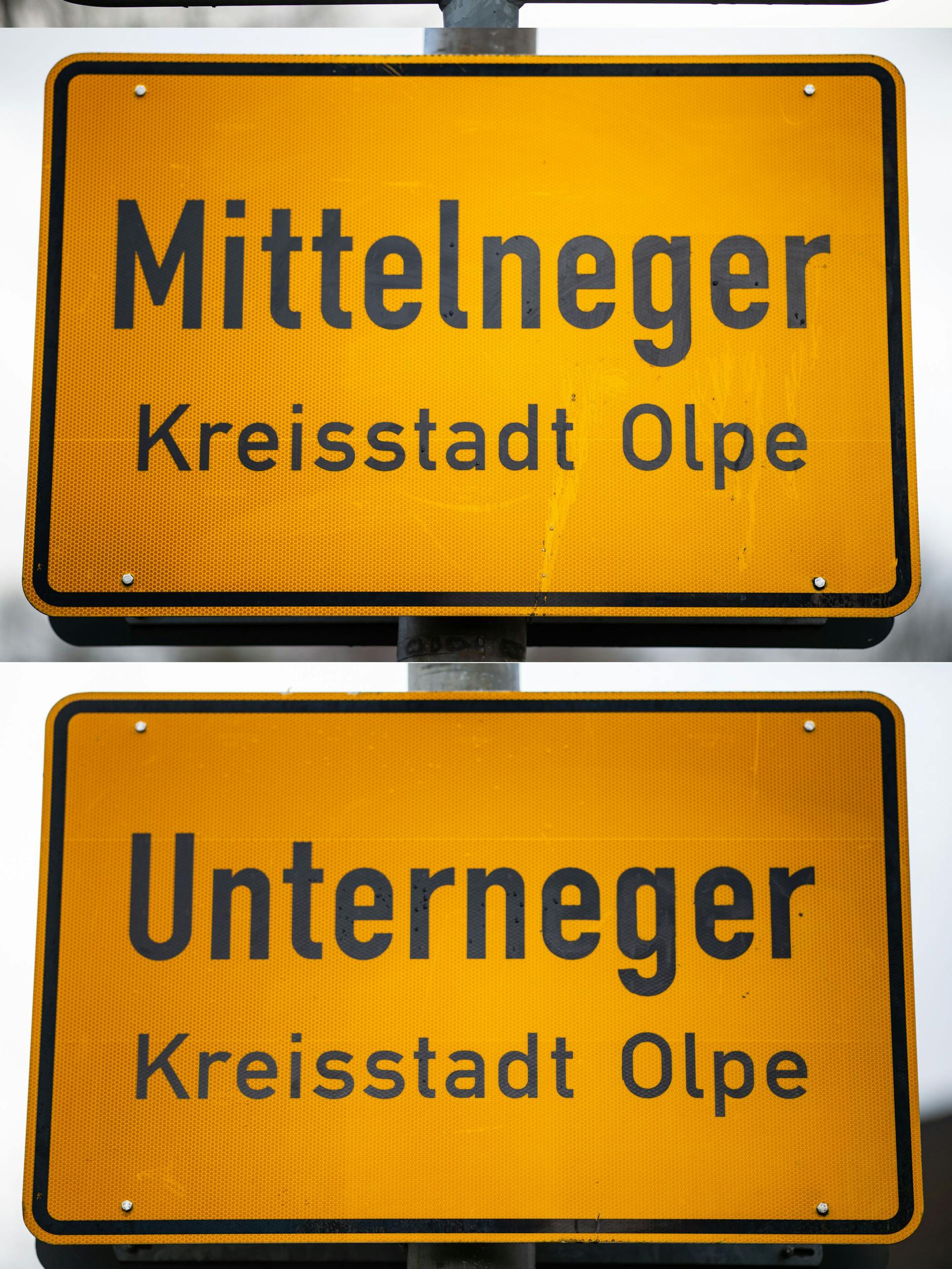 Die Ortsschilder der Stadtteile Mittelneger und Unterneger in NRW.
