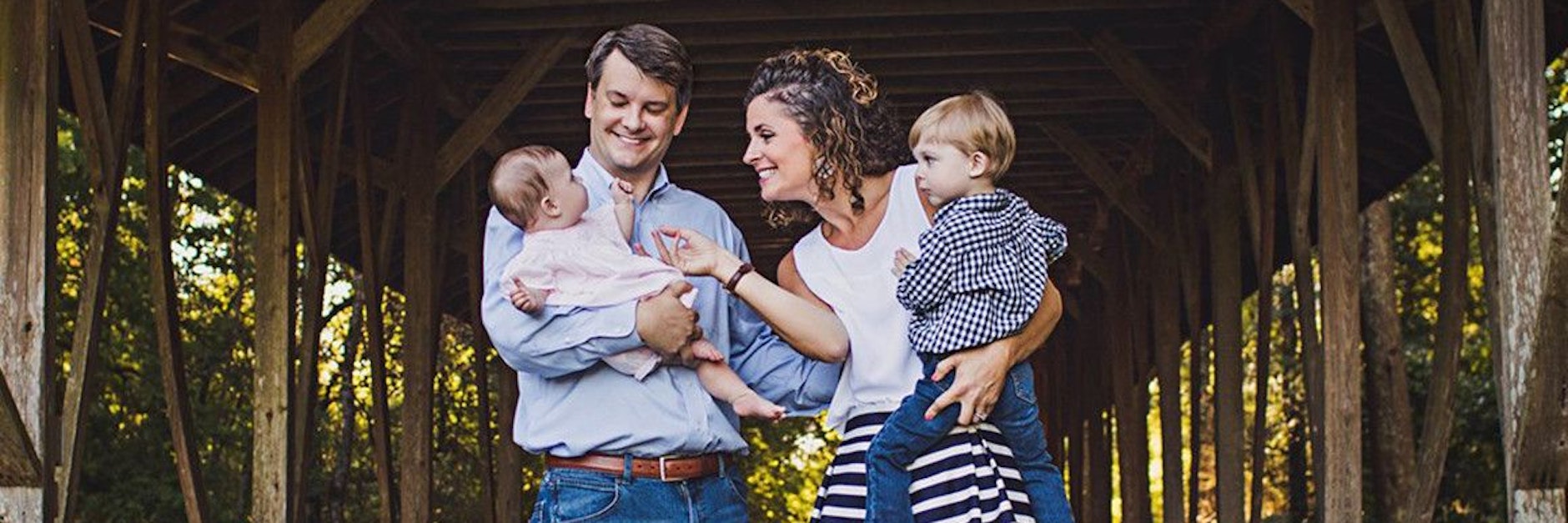 Der gewählte Abgeordnete Luke Letlow ist mit seiner Frau Julia und den zwei Kindern