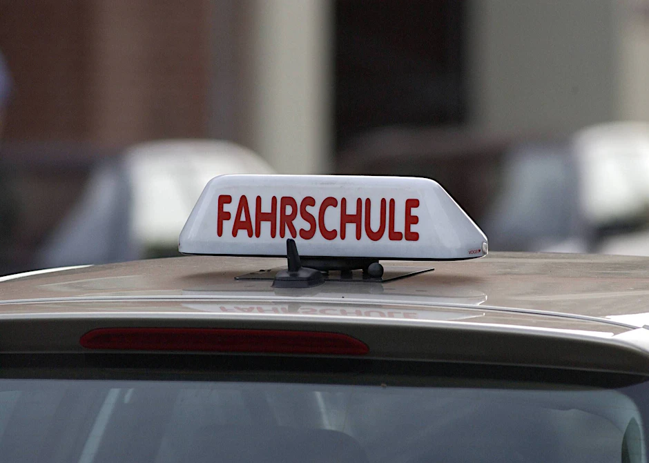 Feedback-Gespräche und digitale Dokumentation – auch die Fahrprüfung wird moderner. (Symbolbild)