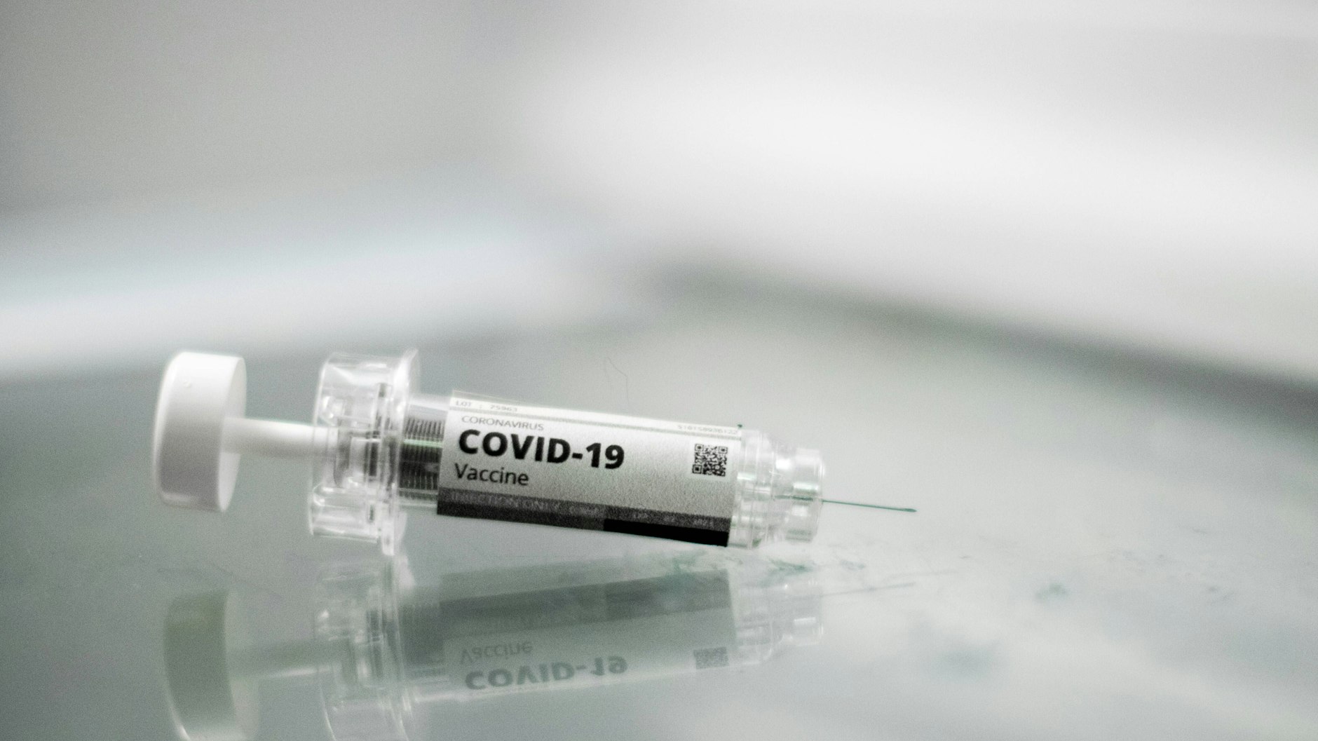 Um den vollen Immunschutz zu haben, muss jeder Geimpfte zwei Dosen des Moderna-Impfstoffs erhalten.