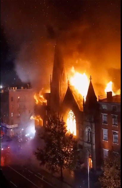 Serious accident: New York: fire destroys historic church