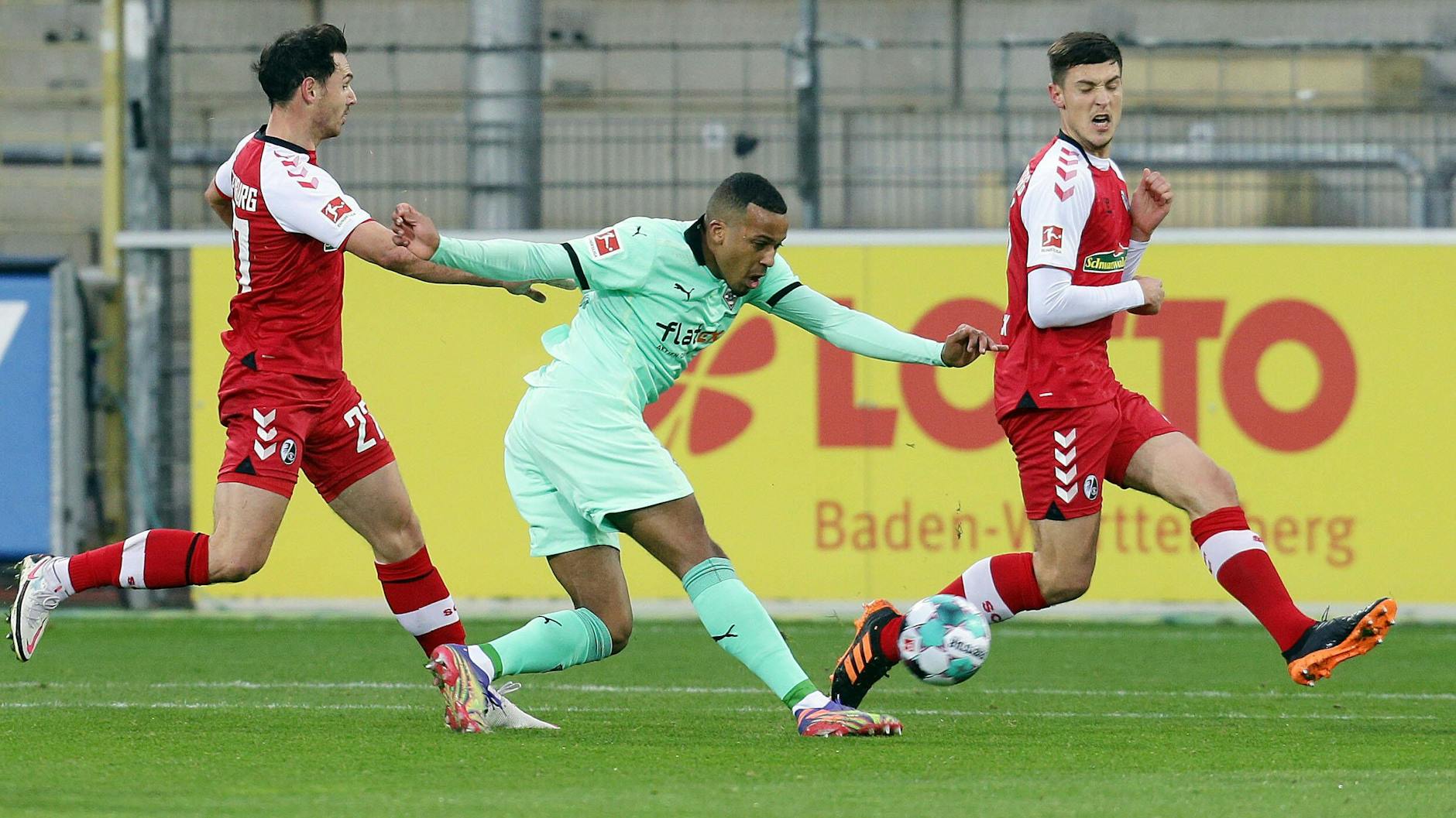 Alassane Pléa sichert Borussia Mönchengladbach einen Punkt in Freiburg.