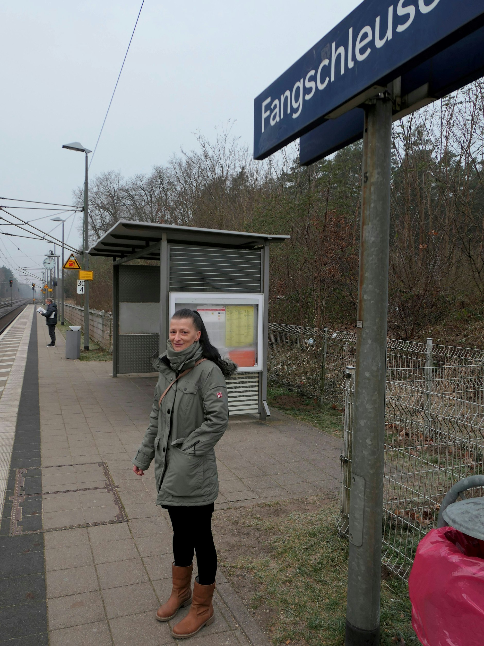 Sandra Langbeck (37) aus Freienbrink ist froh über den dichteren Takt. Sie arbeitet in Berlin, und wenn sie einen Termin dort hat, muss sie bislang wegen der selten fahrenden Züge oft viel zu früh fahren, weil sie mit dem nächsten RE 1 zu spät käme.
